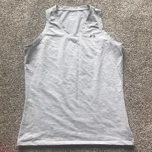 5/$25 Women’s under armour heat gear tank medium